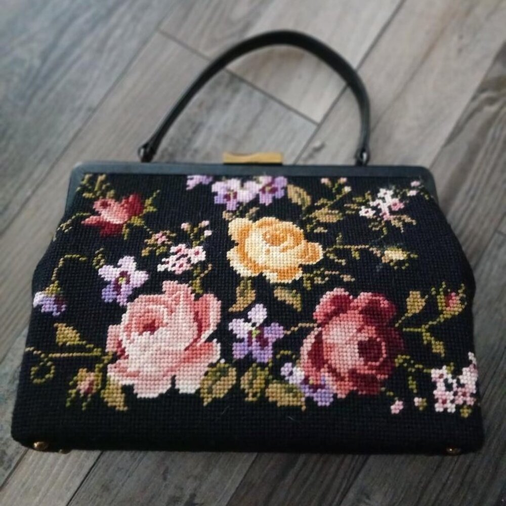 Vintage Walborg Original NEEDLEPOINT Floral Purse Handbag